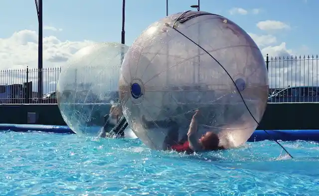 24. Unexpected “Zorbing” Love Story