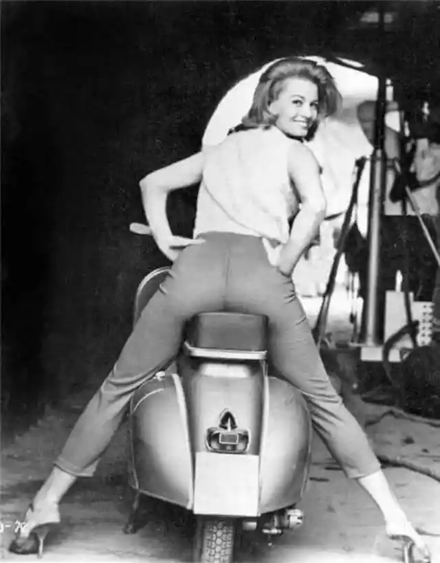 Angie Dickinson was beautiful at any angle! (1962)