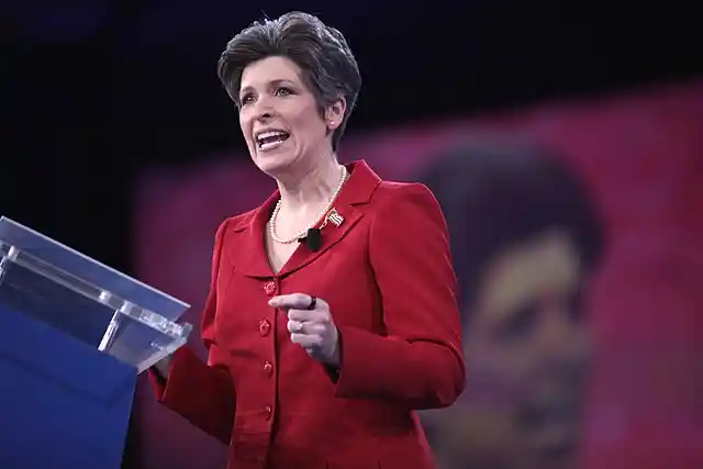 WATCH: Joni Ernst Doesn't Remember Criticizing J6 Insurrectionists