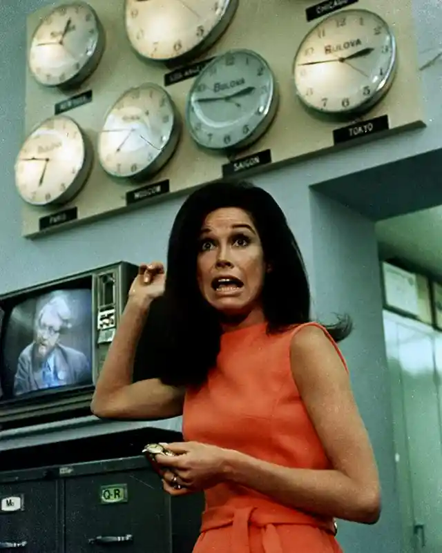 Mary Tyler Moore Wore A Wig To Distance Herself From Her 'Dick Van Dyke Show' Character