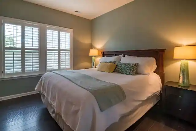 16. Faux Pas Or Fox Wood