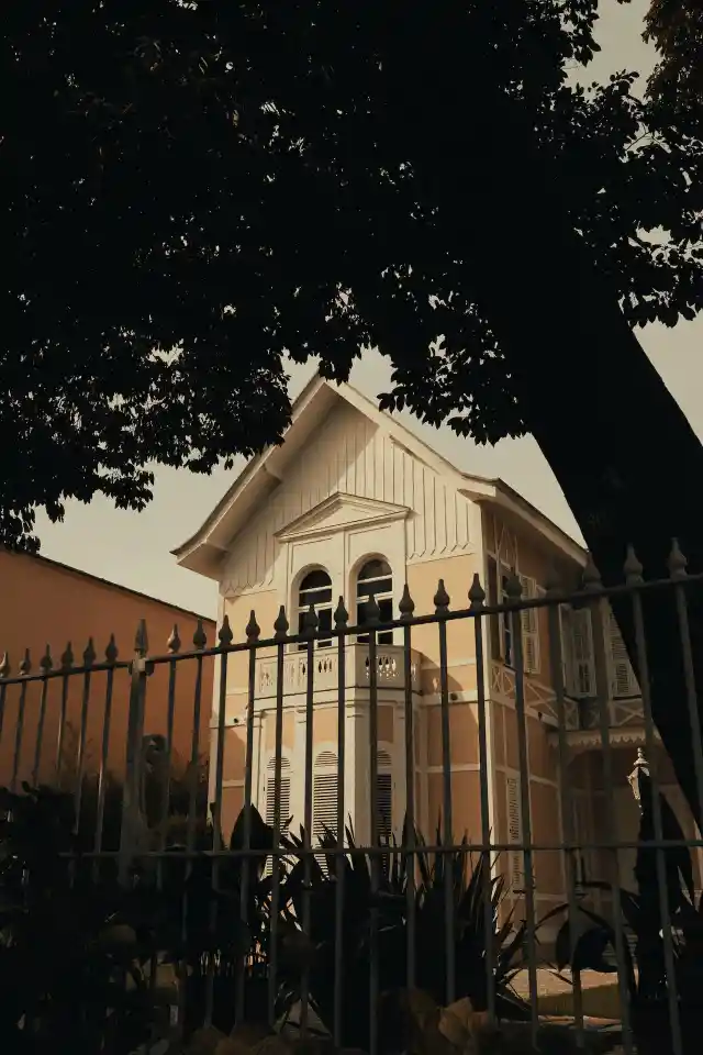 41. Unyielding Fence