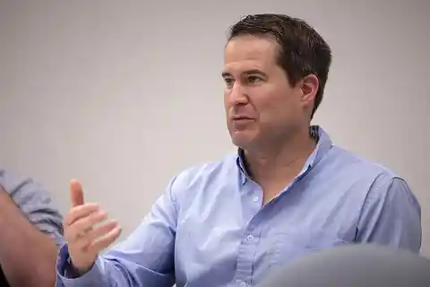 Combat Veteran Seth Moulton Says J.D. Vance Doesn't 'Uphold Marine Values'