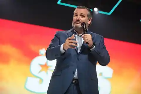Ted Cruz Wants Mitch McConnell to Step Down From Leadership