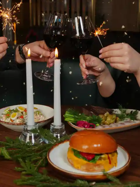 Burgers and Backyard Reds