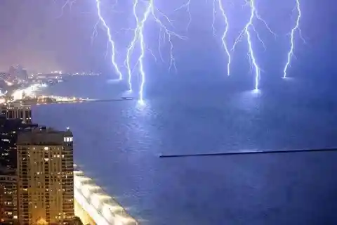 Incredible lightning storm over Lake Michigan