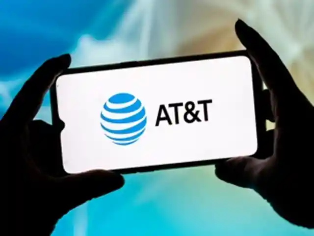 New Lincoln Project Ad Burns AT&#038;T to the Ground for Financing OANN