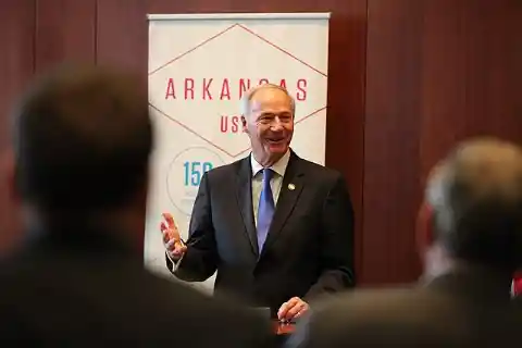 GOP Candidate Asa Hutchinson Calls on Trump to Drop Out of Race