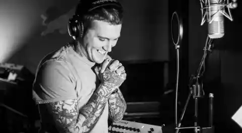 6 Reasons to Fall in Love With Brian Fallon