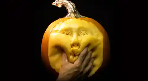 The 5 Funniest Pumpkin Carvings You’ll See This Year
